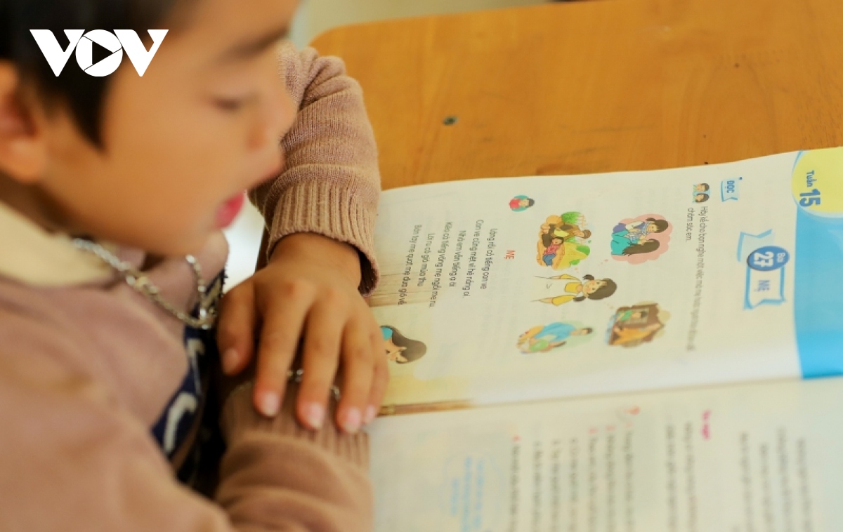 lop hoc don gio giua trung khoi bien troi Dong bac hinh anh 5