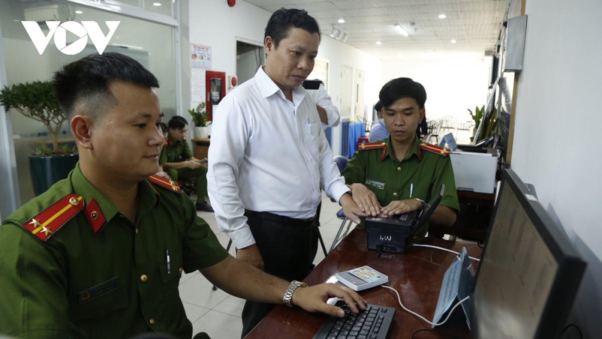cong an binh duong chay dua hoan thanh cap can cuoc cong dan hinh anh 1