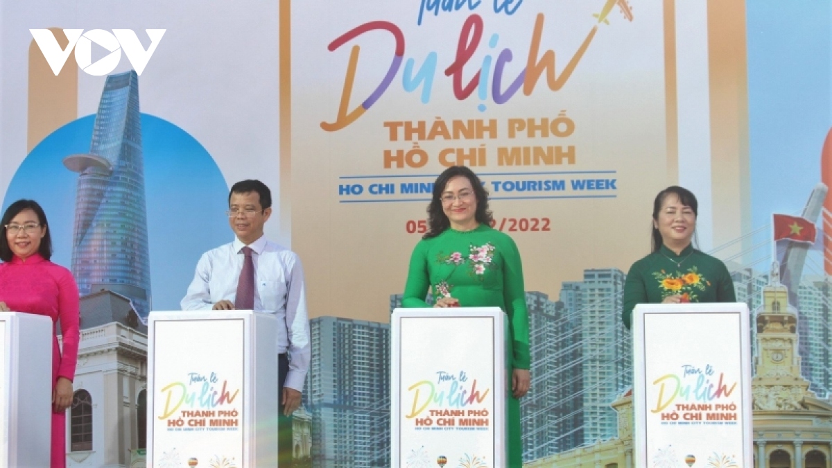 khai mac tuan le du lich tp.hcm nam 2022 hinh anh 1