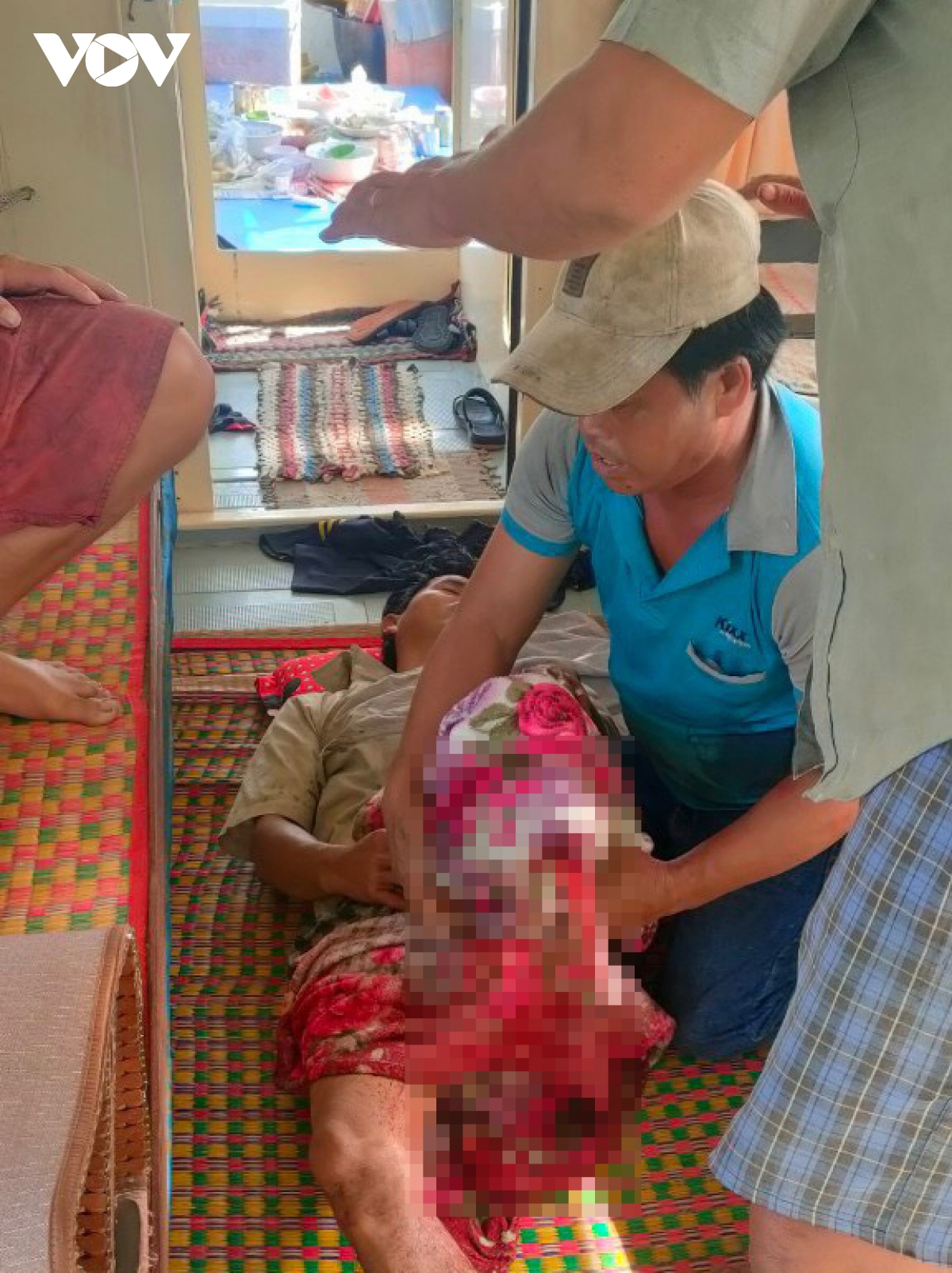 cap cuu kip thoi ngu dan bi tai nan mat chan hinh anh 1