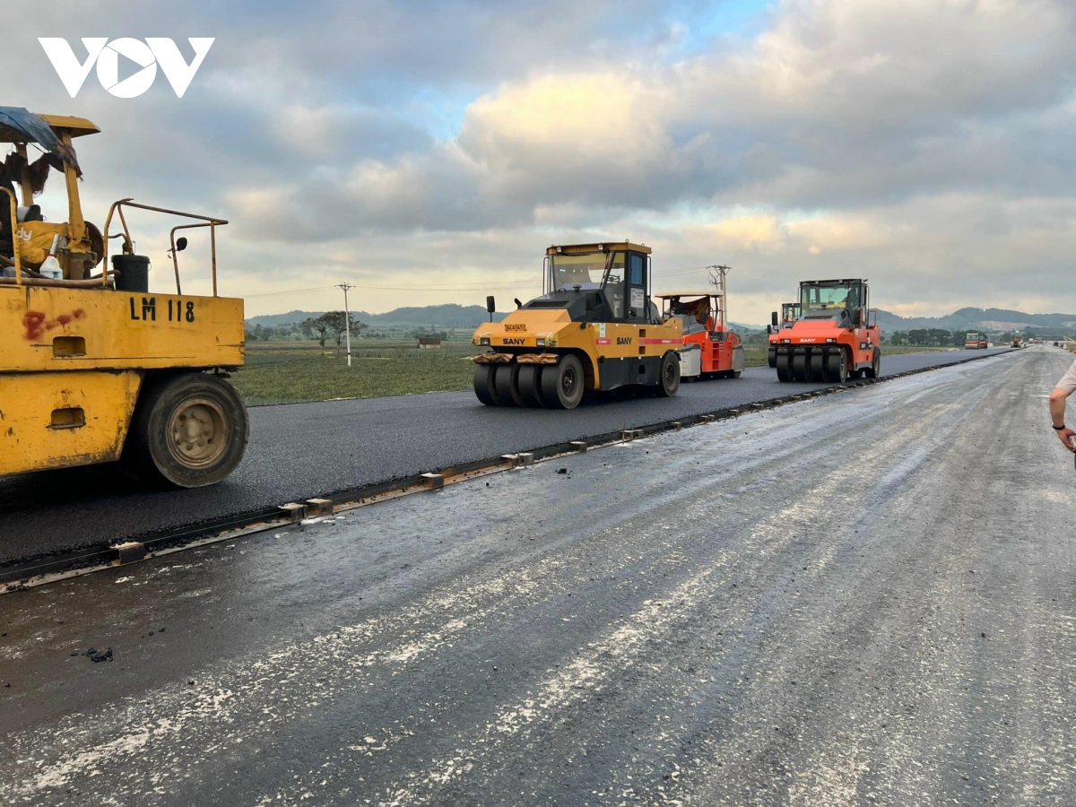 bo gtvt se thong xe 4 du an cao toc bac-nam ngay 31 12 hinh anh 1