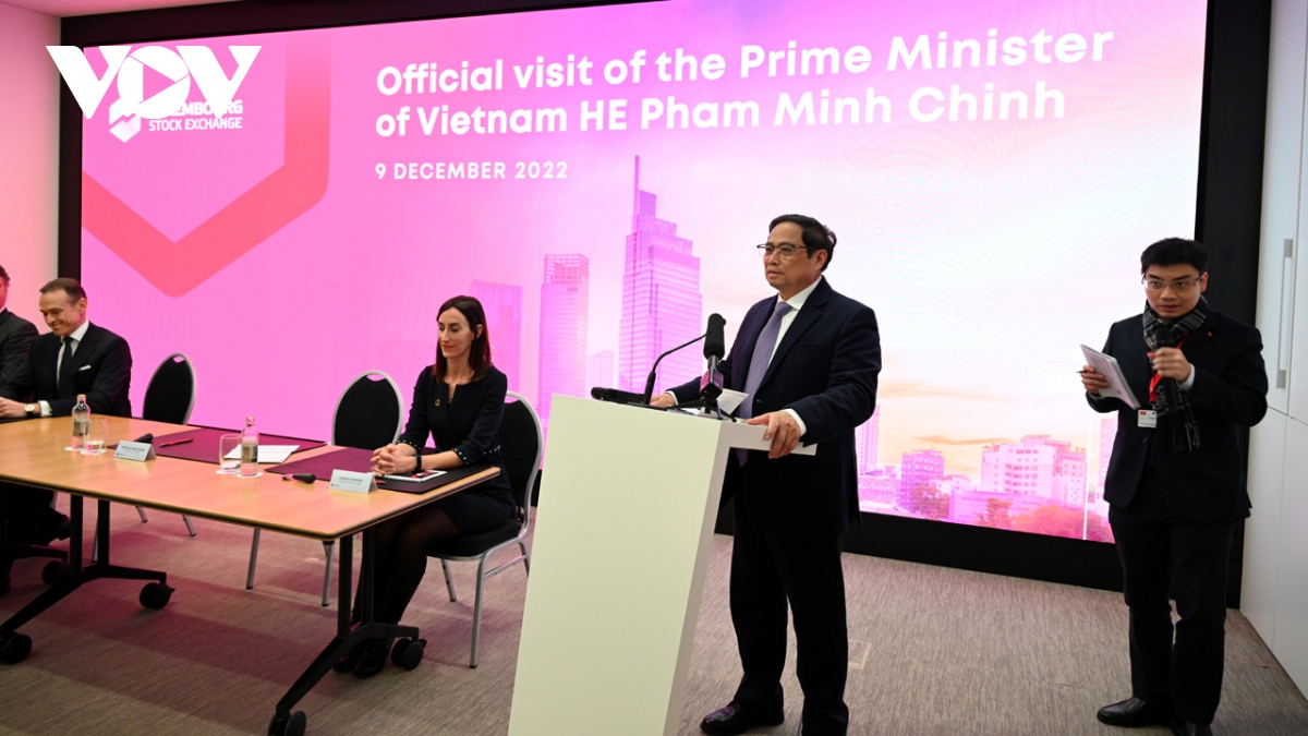 thu tuong tham so giao dich niem yet mot nua trai phieu xanh toan cau hinh anh 1