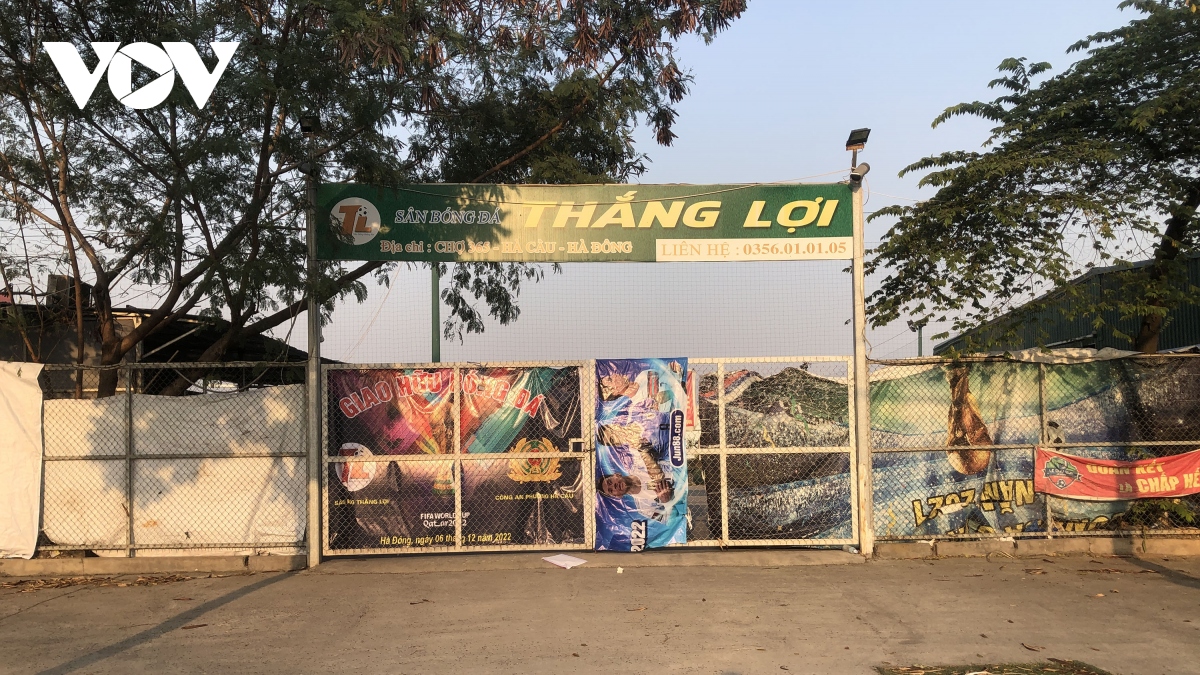 can canh ben trong hang rao cong vien van hoa- the thao ha Dong sau 10 ngay dong cua hinh anh 8
