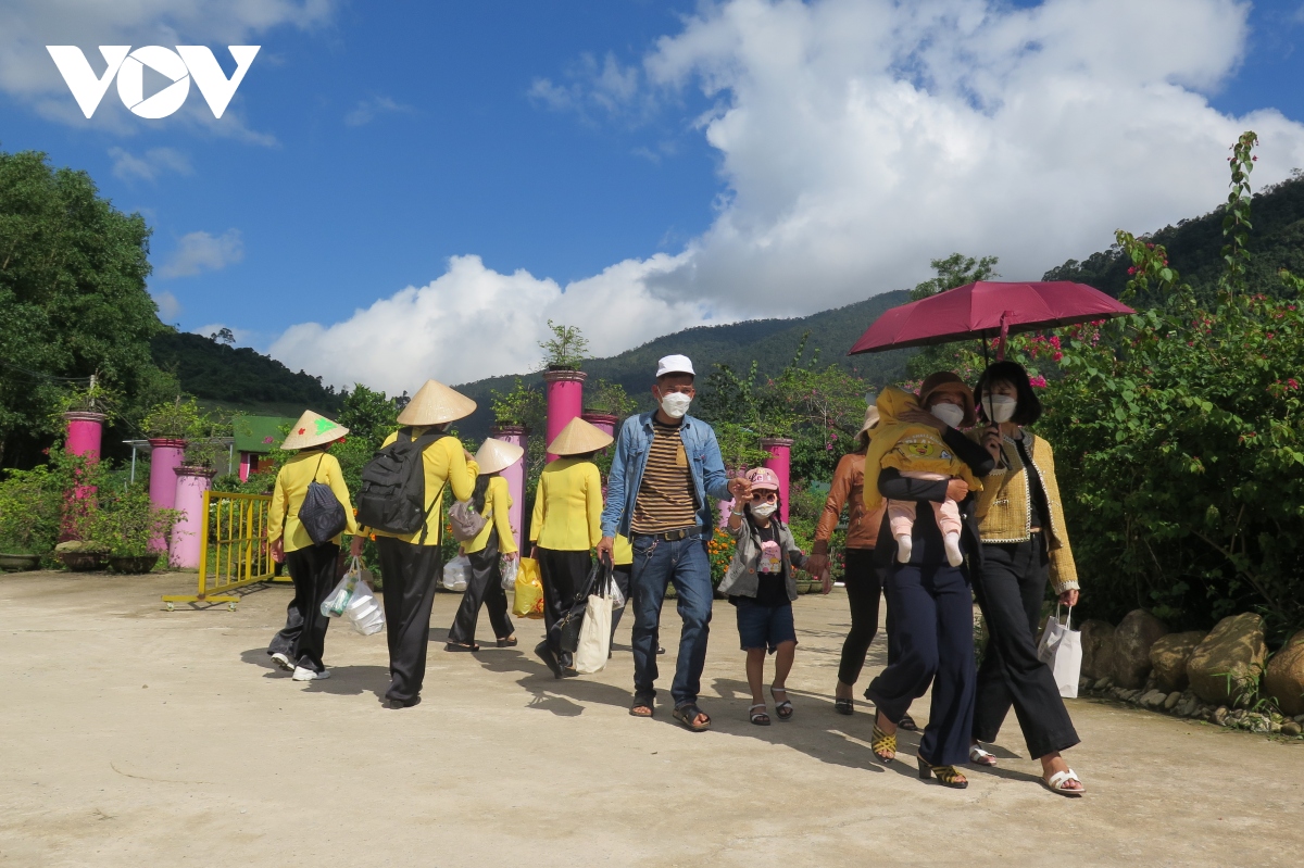 nam 2023, quang ngai phan dau don 720.000 luot khach du lich hinh anh 1