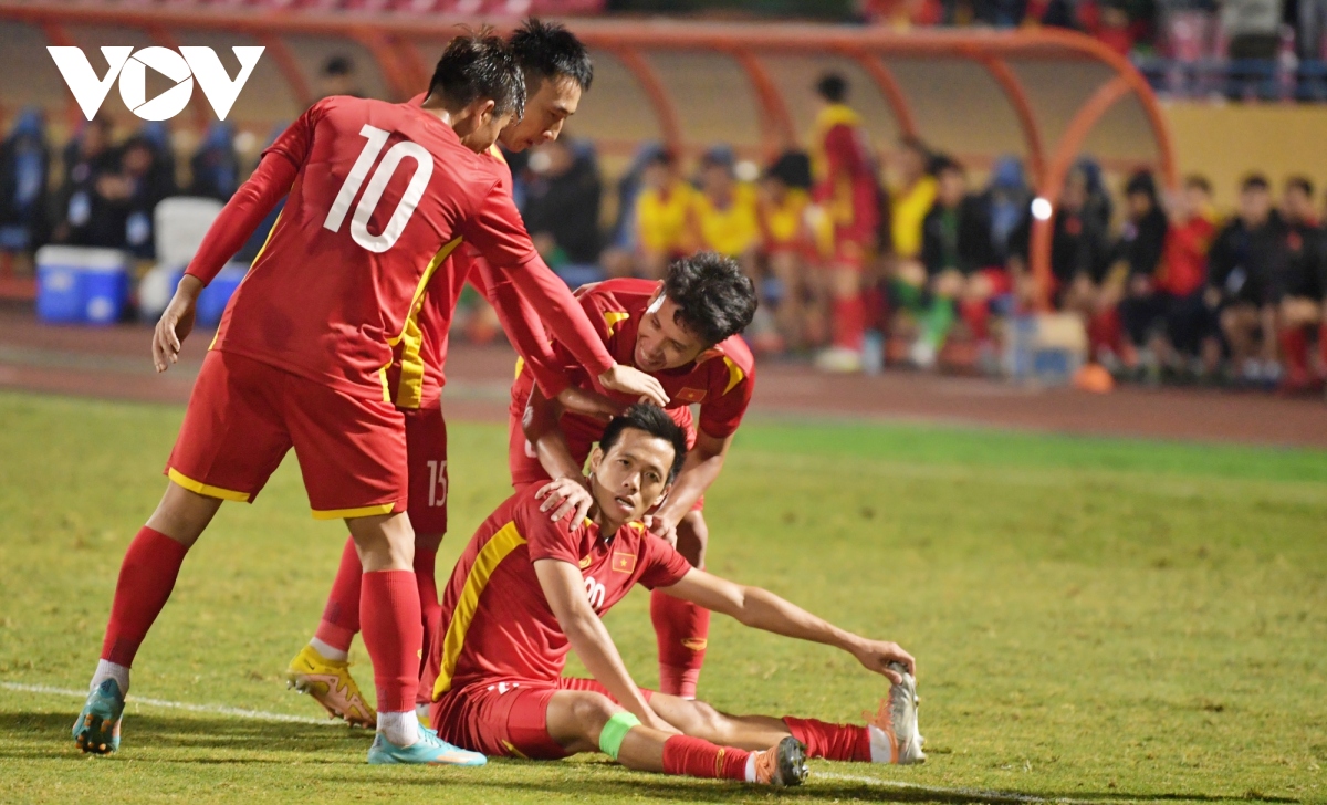 van quyet gap su co sau khi ghi ban giup Dt viet nam danh bai Dt philippines hinh anh 11