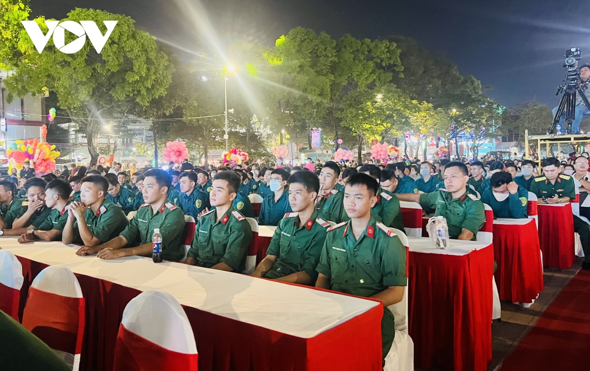 cac dia phuong tren ca nuoc tung bung chao nam moi 2023 hinh anh 3