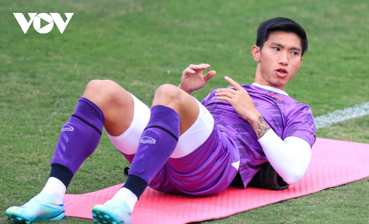 quang hai va que ngoc hai khien co dong vien viet nam lo lang hinh anh 9