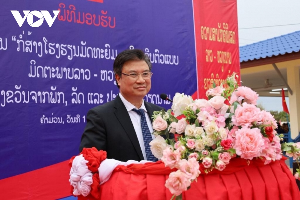 ban giao truong thpt, day nghe kieu mau huu nghi lao-viet nam hinh anh 1