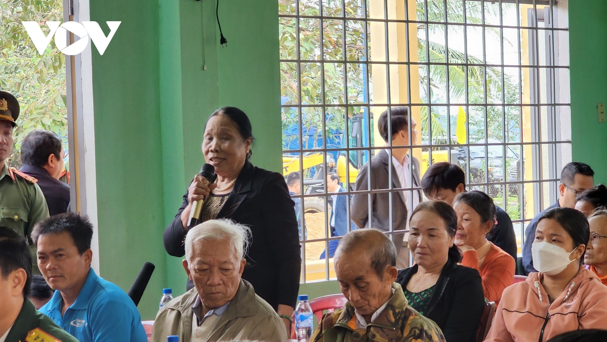 thu tuong pham minh chinh gap go nhan dan quang ngai noi du an cao toc di qua hinh anh 2