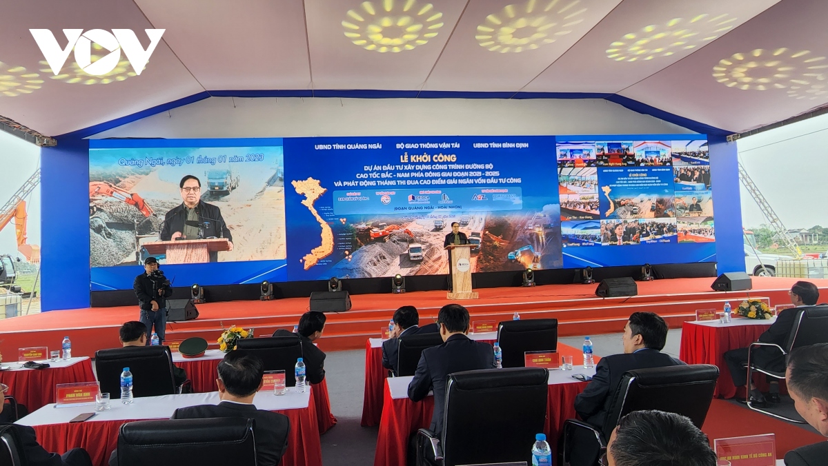 thu tuong phat lenh khoi cong dong loat 12 du an duong bo cao toc bac - nam hinh anh 1