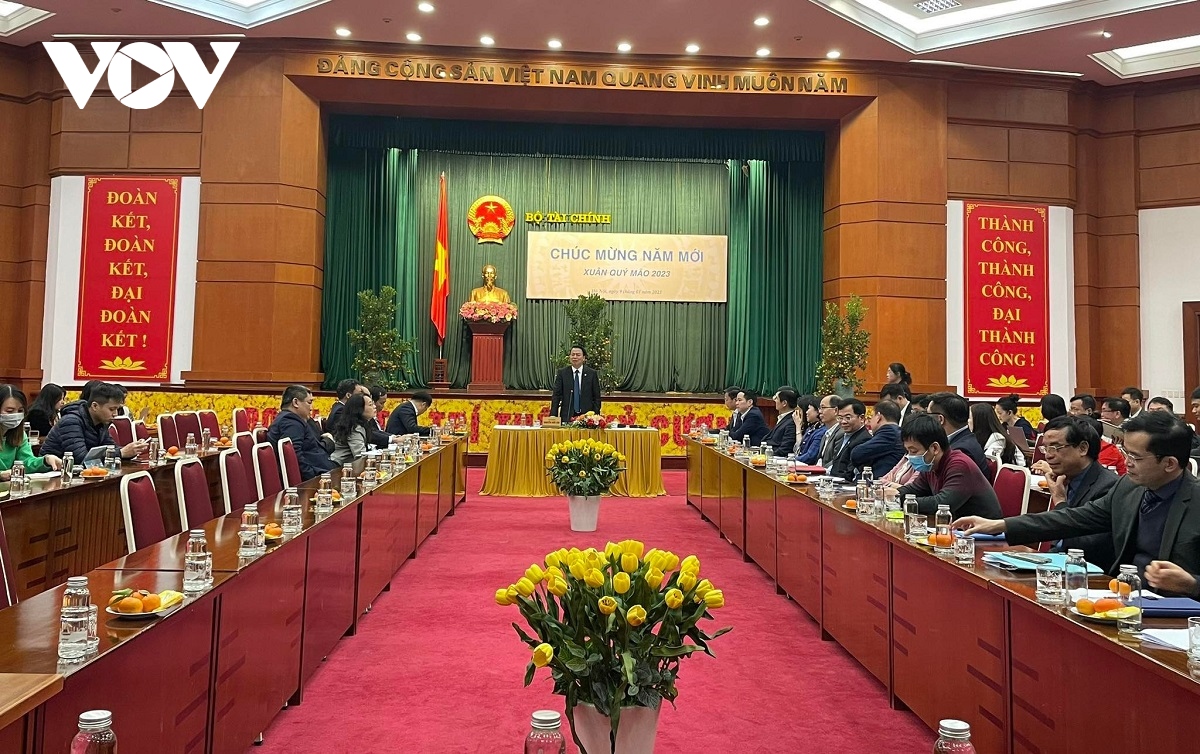 bo tai chinh noi gi ve viec chuyen dau moi quan ly, dieu hanh gia xang dau hinh anh 1
