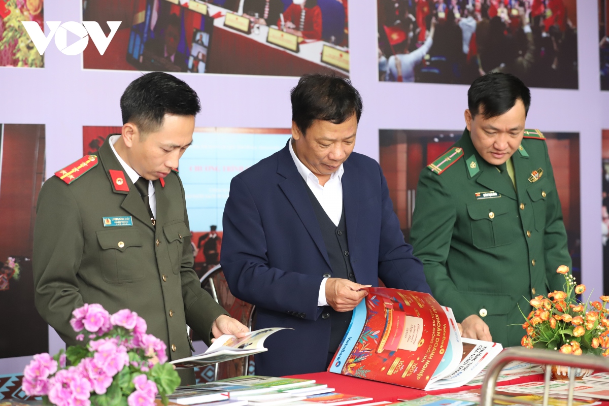 hang tram an pham dac sac quy tu tai hoi bao xuan son la 2023 hinh anh 3