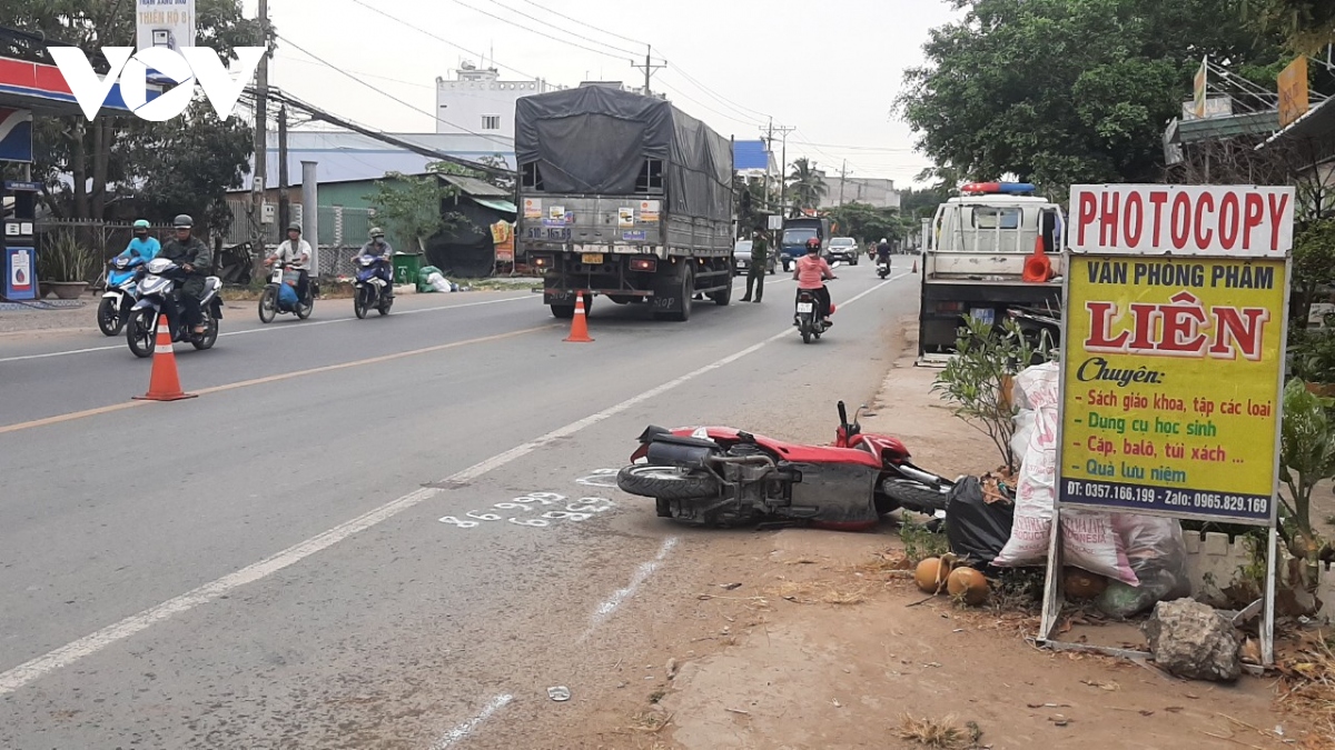 tai nan giua xe gan may va o to tai lam mot nguoi tu vong hinh anh 1