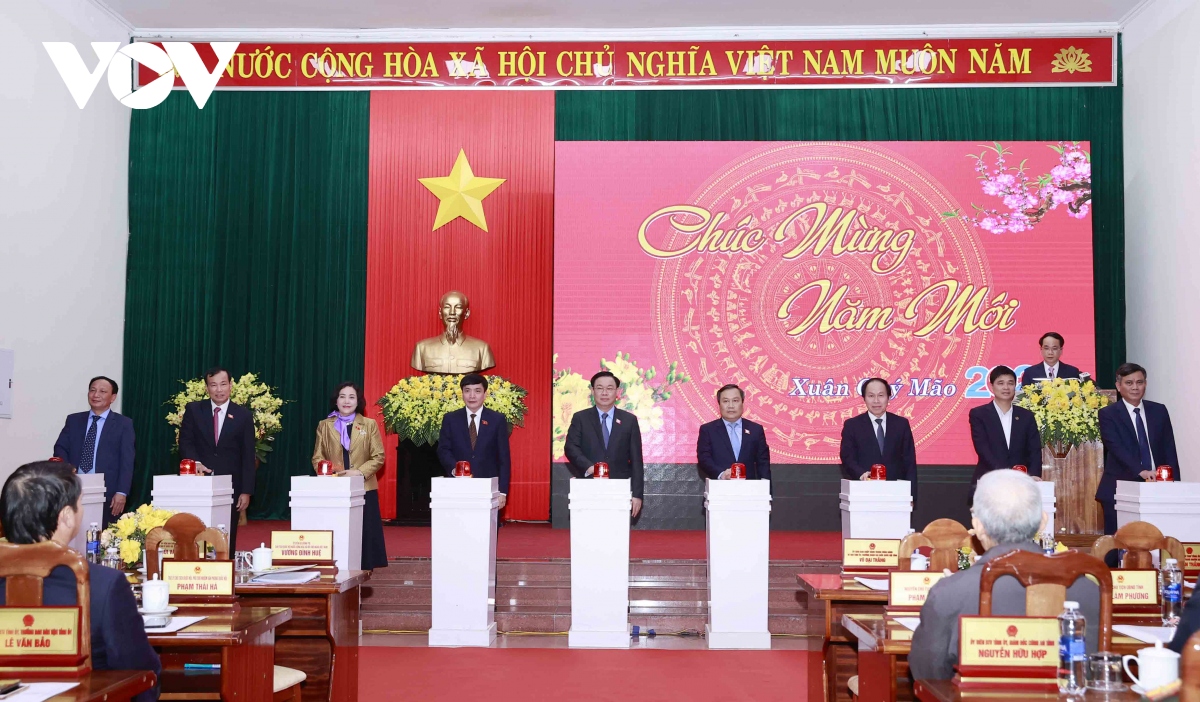 chu tich quoc hoi quang binh can quan tam den truc hanh lang Dong-tay de phat trien hinh anh 1