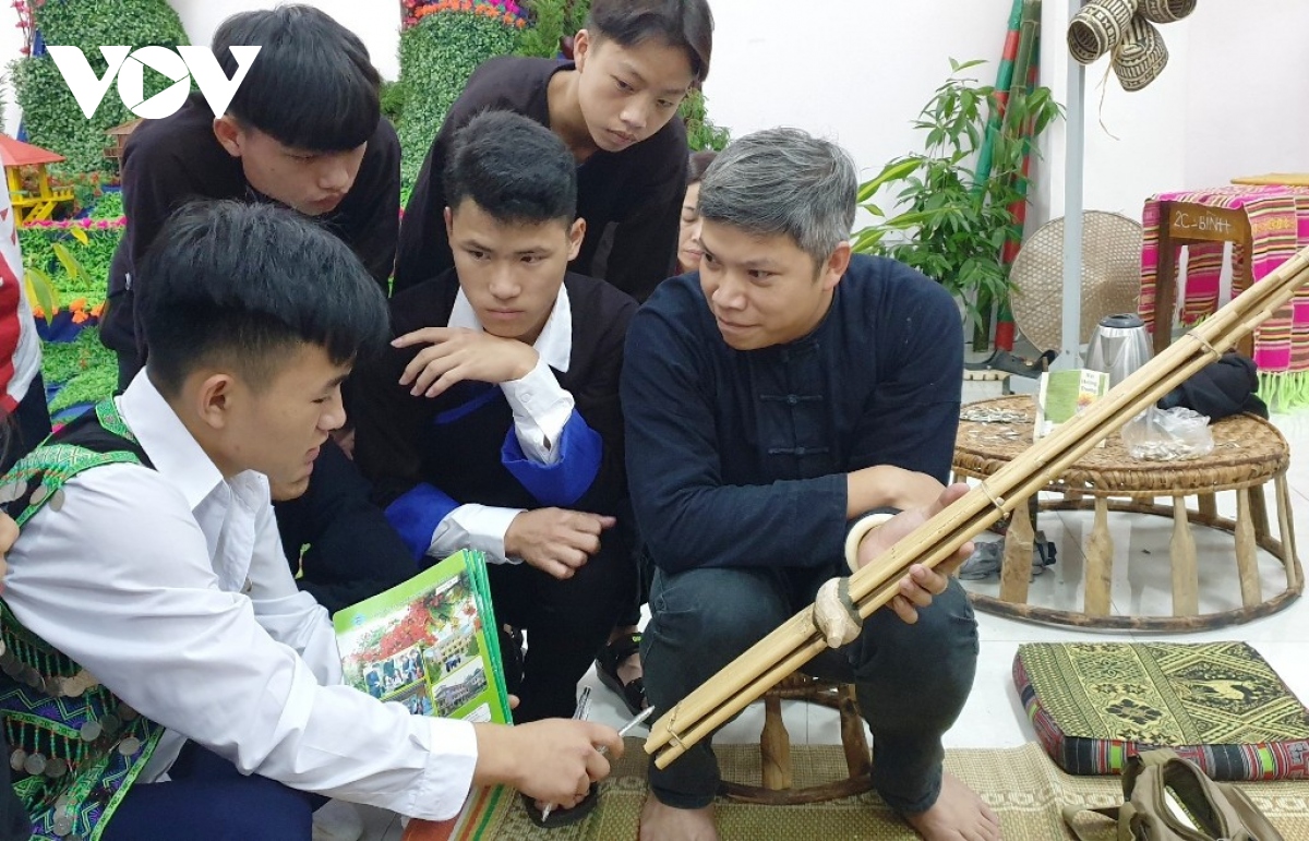 khen be - nhac cu ket noi tinh yeu hinh anh 3