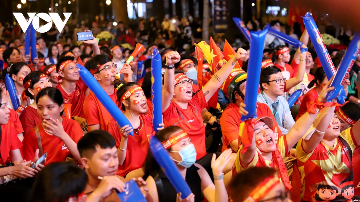 co dong vien tp.hcm tin tuong viet nam se vuot kho, vo dich aff cup 2022 hinh anh 2
