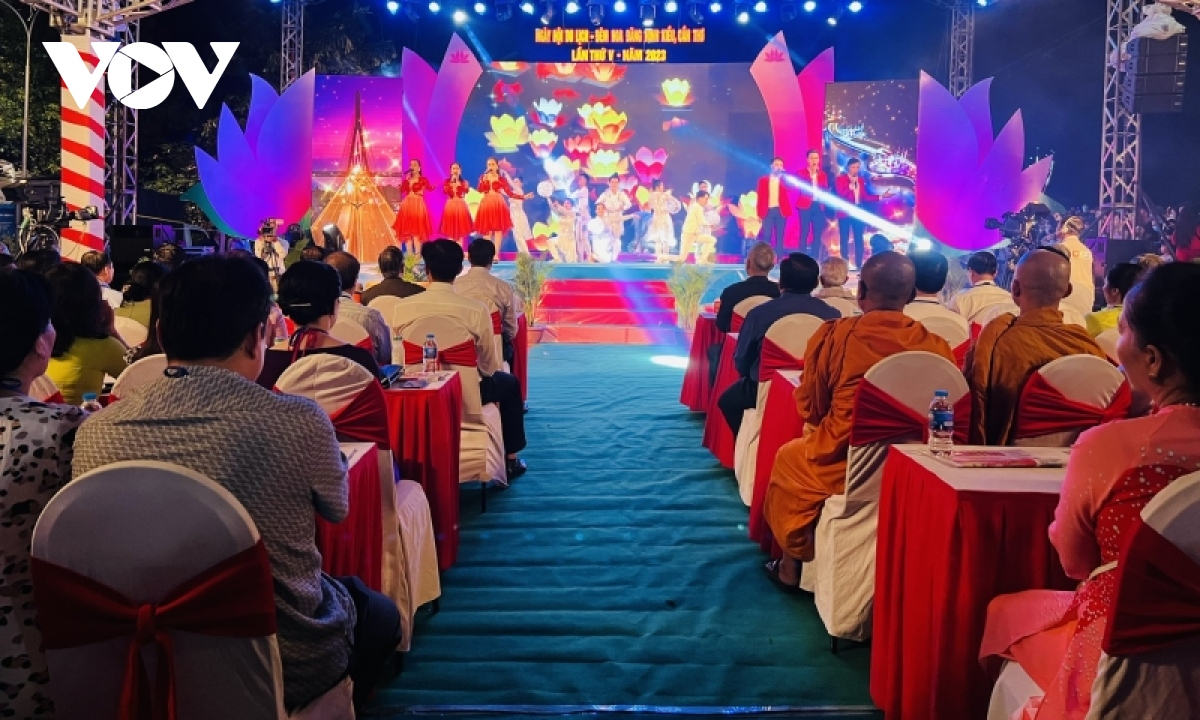 khai mac ngay hoi du lich - Dem hoa dang ninh kieu, can tho nam 2023 hinh anh 1