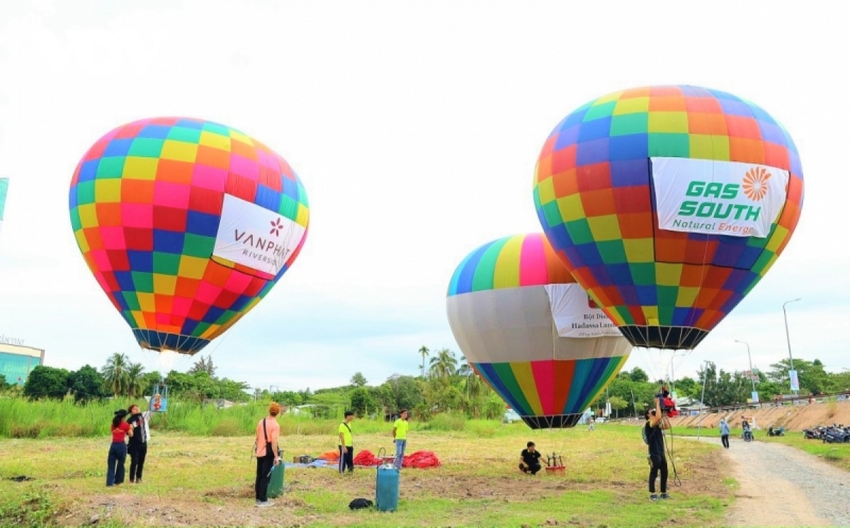 khai mac ngay hoi du lich - Dem hoa dang ninh kieu, can tho nam 2023 hinh anh 6