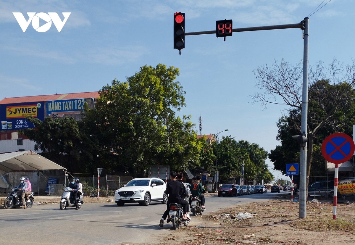 ngay tet, nhan nhan tinh trang khong doi mu bao hiem khi tham gia giao thong hinh anh 12
