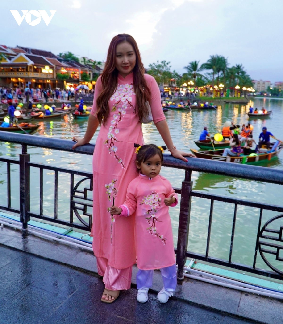 pho co hoi an moi ngay don hon 40.000 luot khach du xuan hinh anh 5