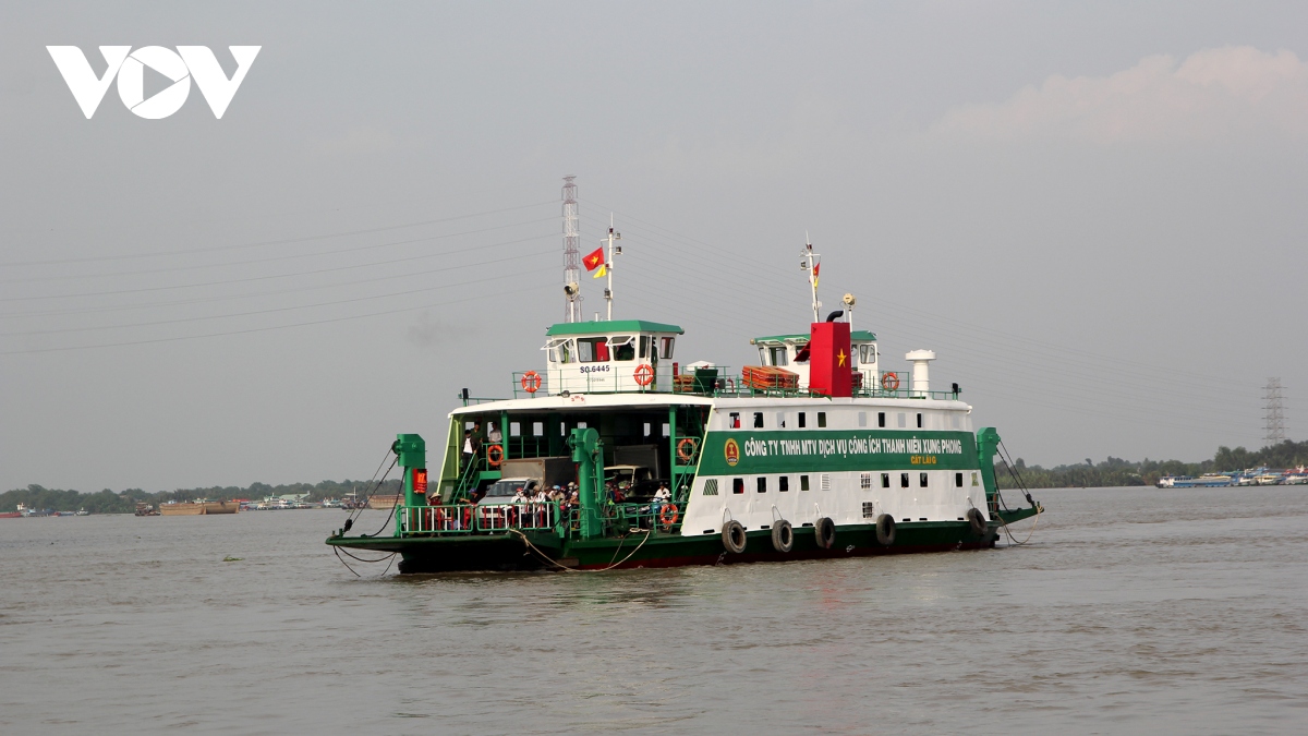 nguoi dan tiep tuc do ve tp.hcm, giao thong khong qua cang thang hinh anh 9