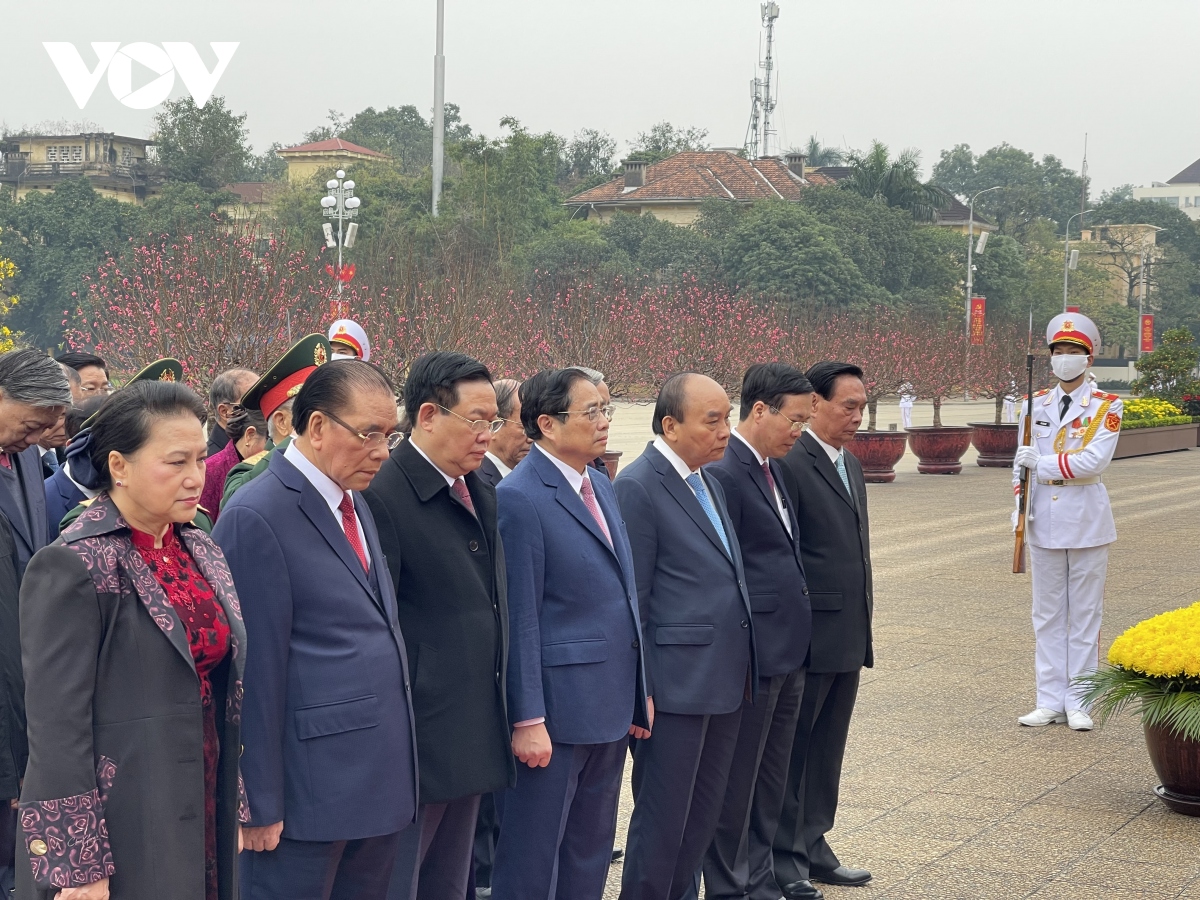 lanh dao Dang, nha nuoc vao lang vieng chu tich ho chi minh hinh anh 2