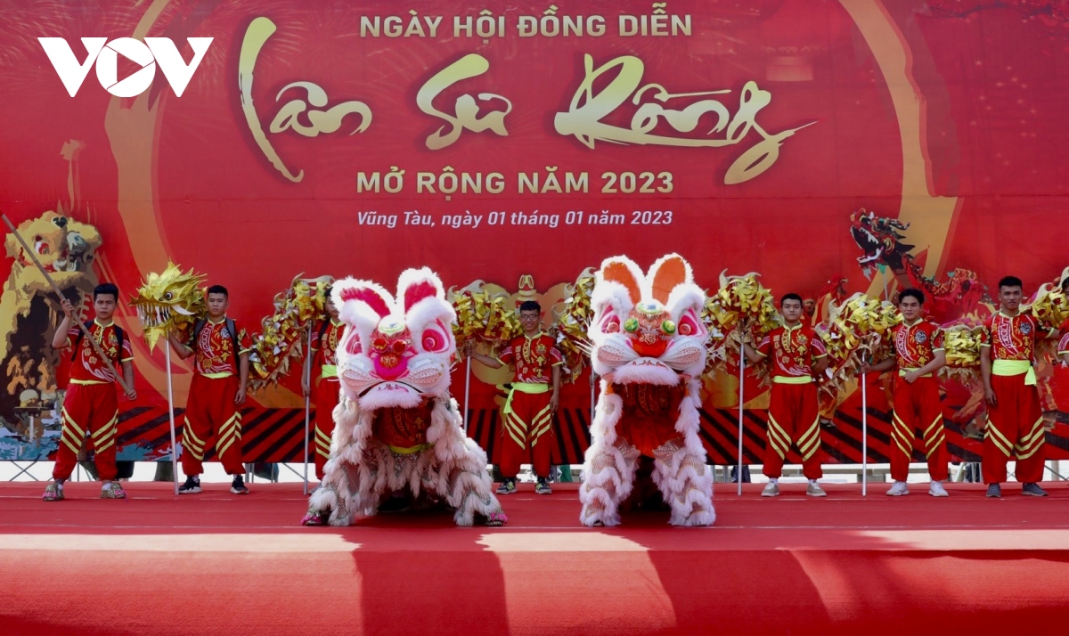 54 doan lan su rong xac lap ky luc vu dieu rong bay hinh anh 1
