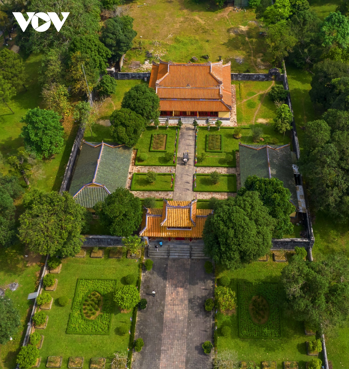 Den hue du xuan, ngam lang tam cac vua trieu nguyen hinh anh 1