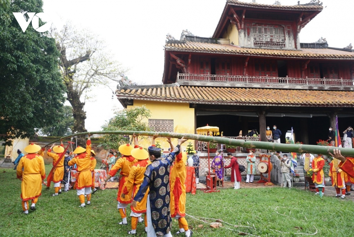 le ha neu va khai an tai khu di san hoang cung hue hinh anh 1