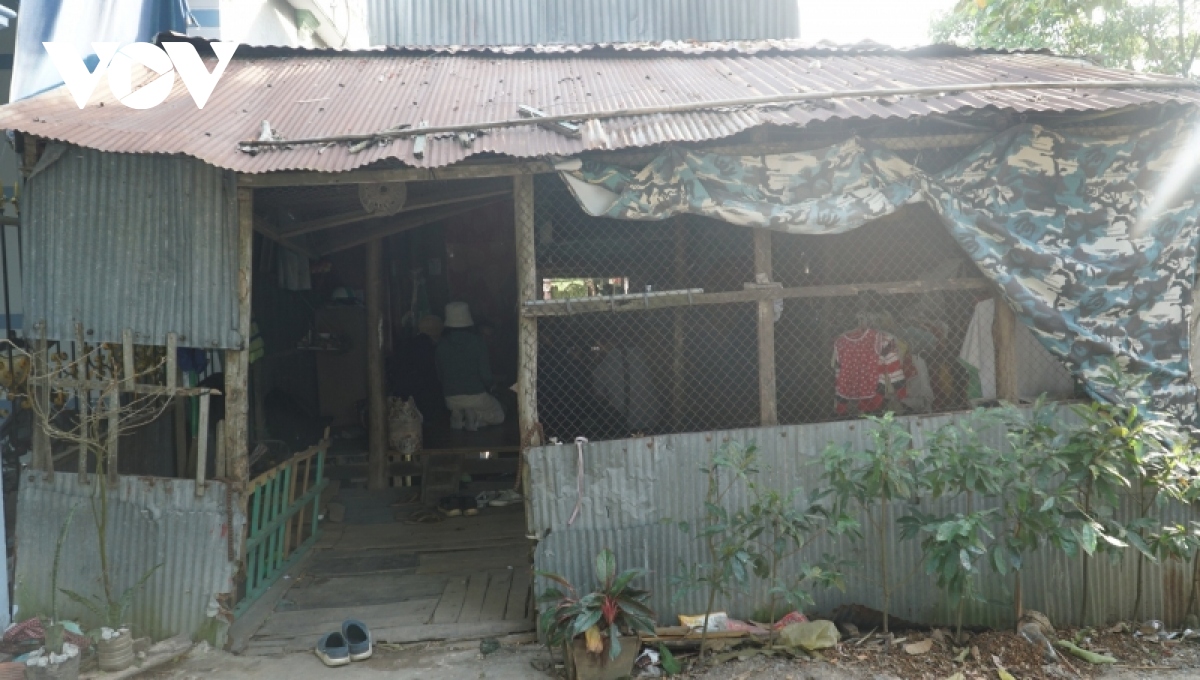 quan khu 9 se ho tro gia dinh chau be bi lot xuong tru be tong o Dong thap 1 can nha hinh anh 4