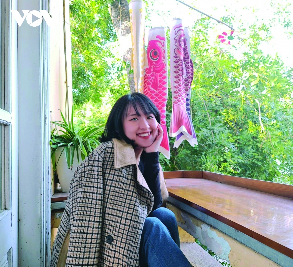 nu giang vien tre chay het minh voi tinh yeu moi truong hinh anh 2