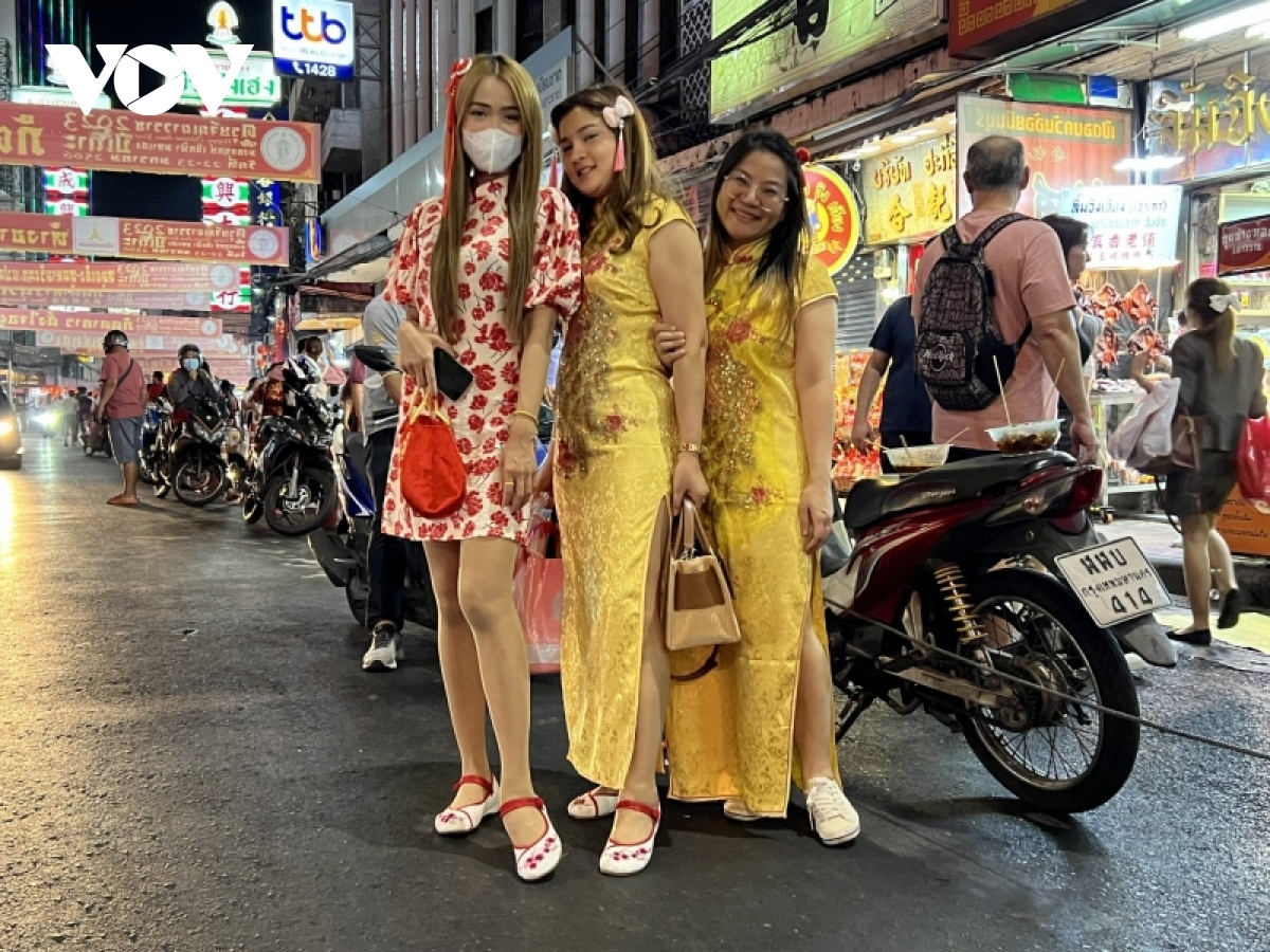 khu pho nguoi hoa tai bangkok lung linh, nhon nhip dip tet quy mao hinh anh 14