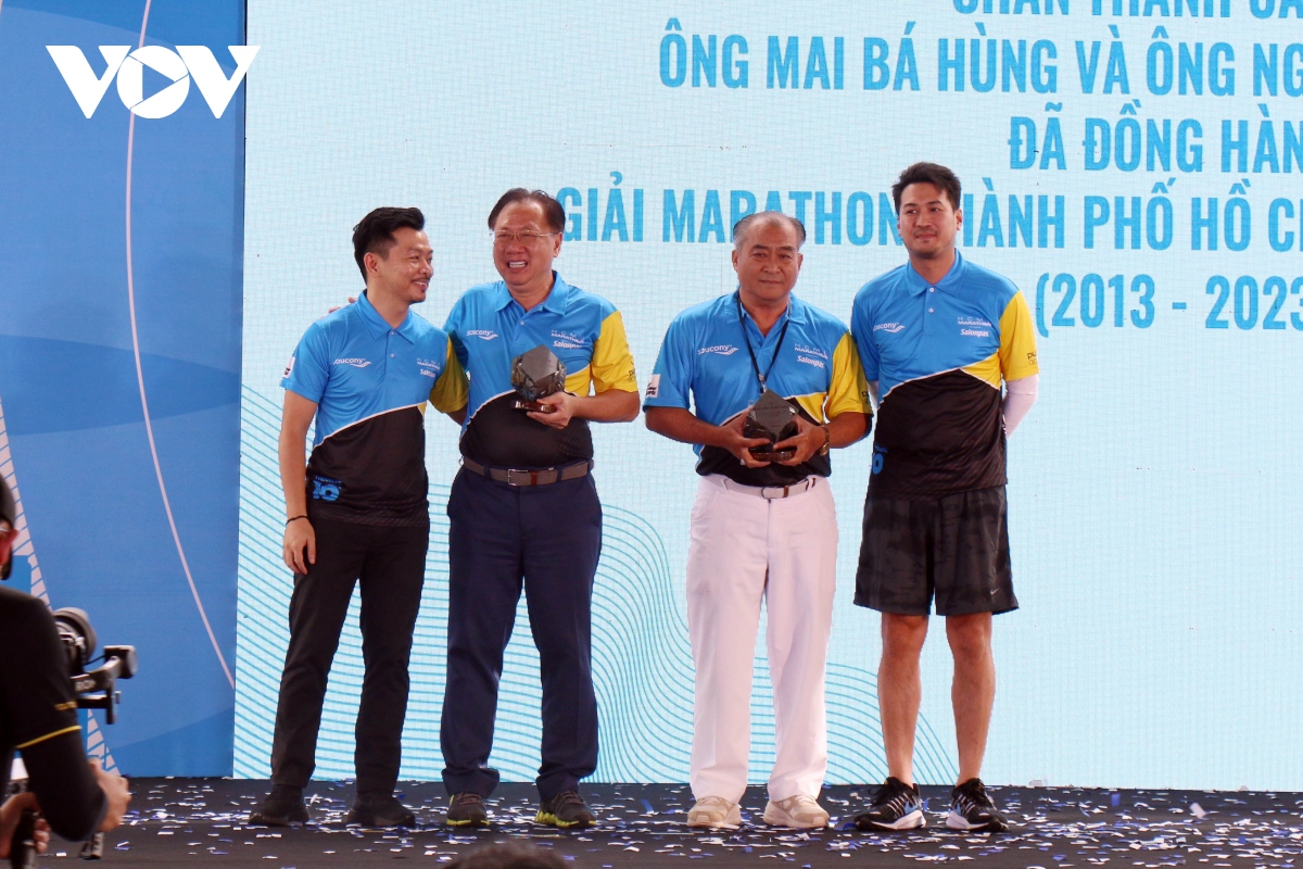 hon 10.000 nguoi du giai marathon tp.hcm mua thu 10 hinh anh 5