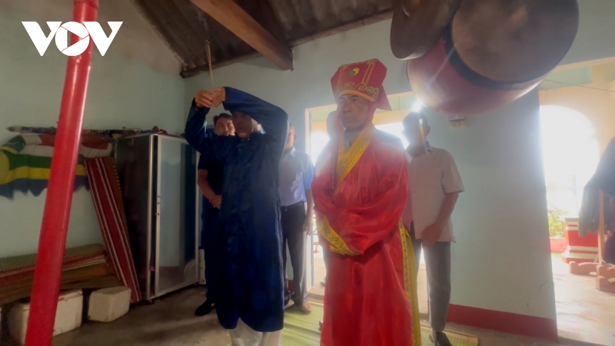 ngu dan quang ngai mo bien dau nam moi hinh anh 1