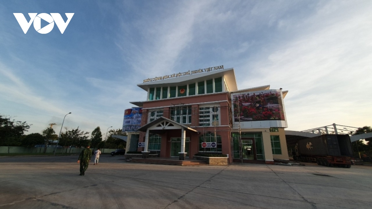 xuan tren duong tuan tra bien gioi tay nam hinh anh 12