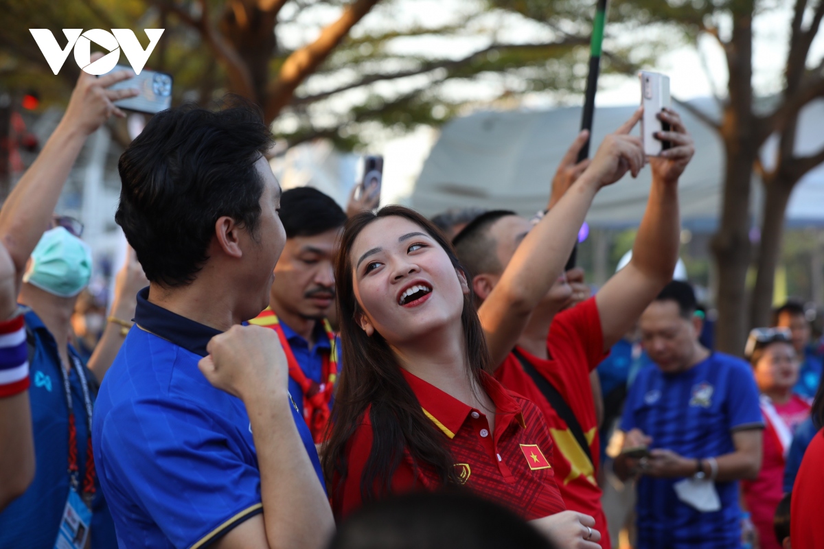 trUc tiEp thai lan 1 - 0 Dt viet nam thay park choi tat tay hinh anh 24