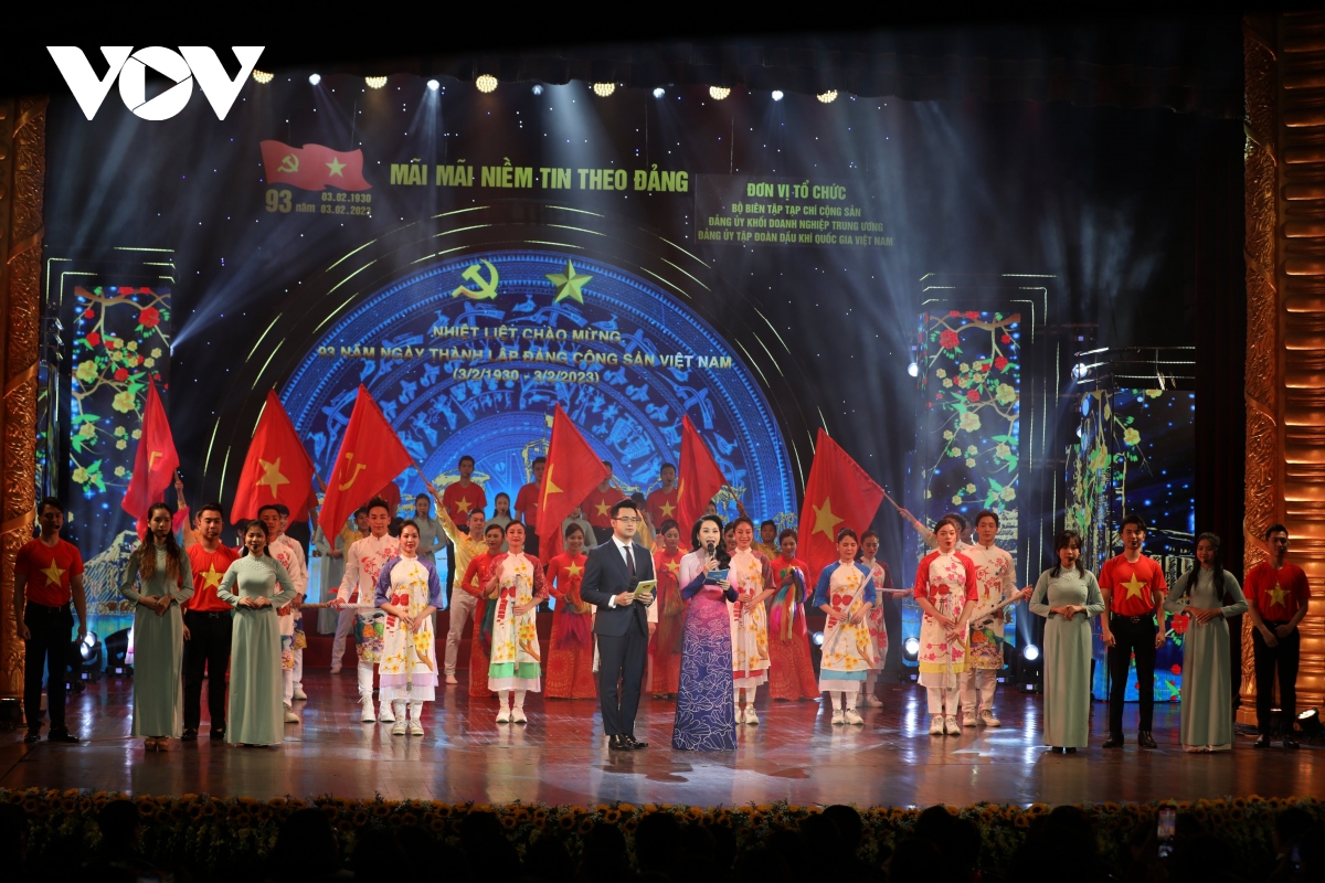  mai mai niem tin theo Dang khuc trang ca tu hao va bat diet hinh anh 2