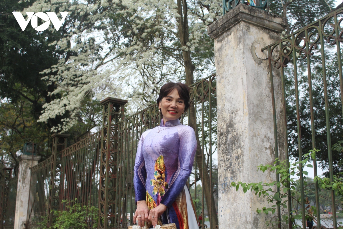 ngan ngo truoc ve dep cua mua hoa thang 2 o ha noi hinh anh 10