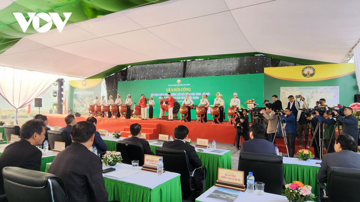 thu tuong du le khoi cong duong lien ket vung hoa binh - ha noi va cao toc son la hinh anh 1
