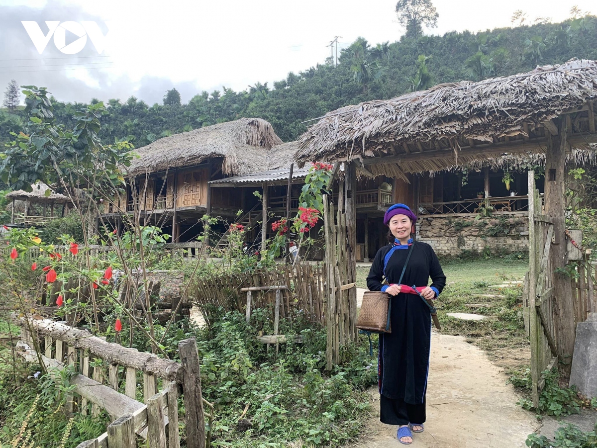 ban lien doi thay tu du lich cong dong hinh anh 1