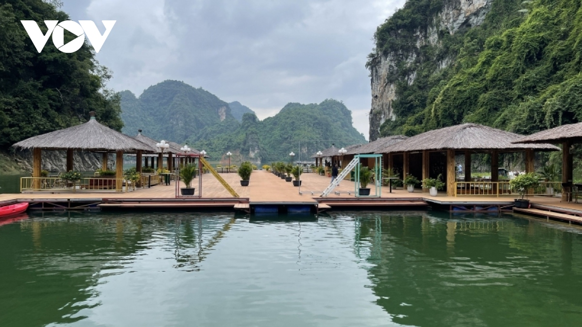 co mot bien xanh giua dai ngan tay bac hinh anh 3