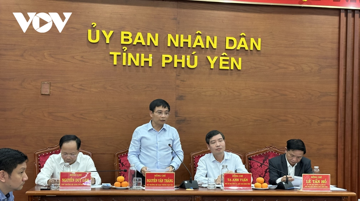 bo truong nguyen van thang chi dao go 2 diem nghen cao toc bac-nam doan qua phu yen hinh anh 1