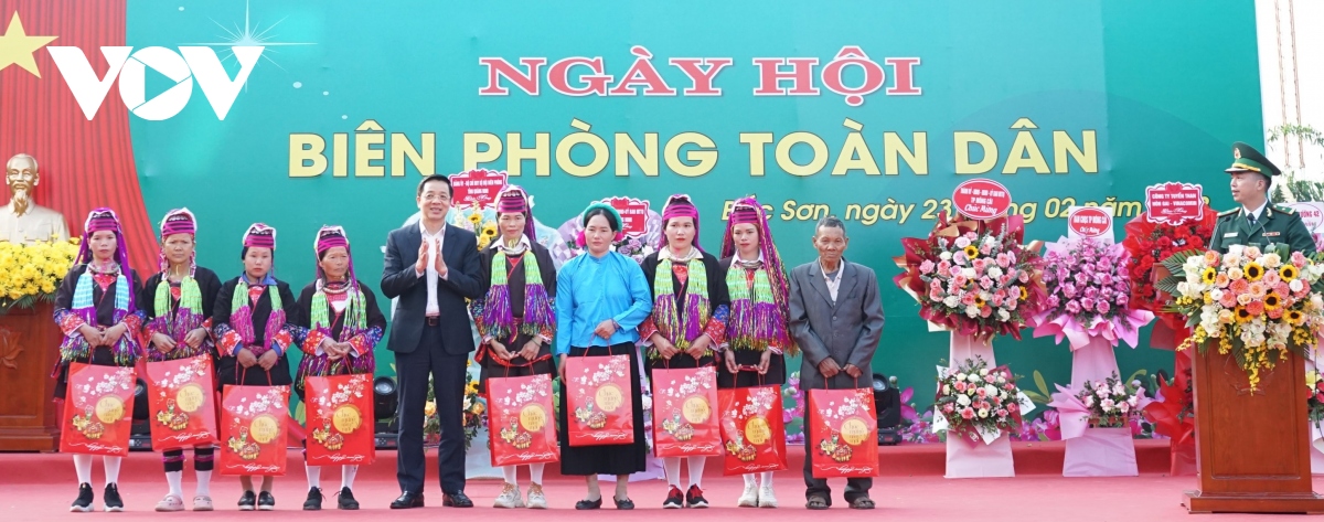 soi noi ngay hoi bien phong toan dan bac son, quang ninh hinh anh 2