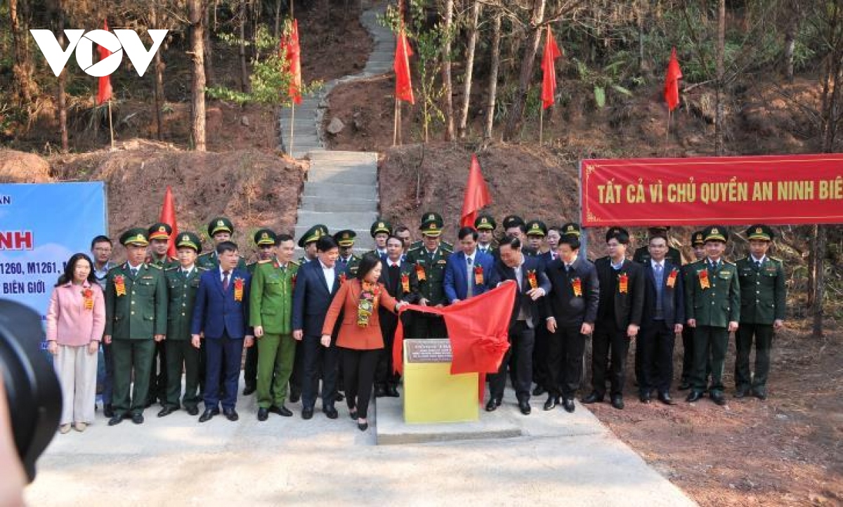 ngay hoi bien phong toan dan o khu vuc bien gioi hinh anh 1