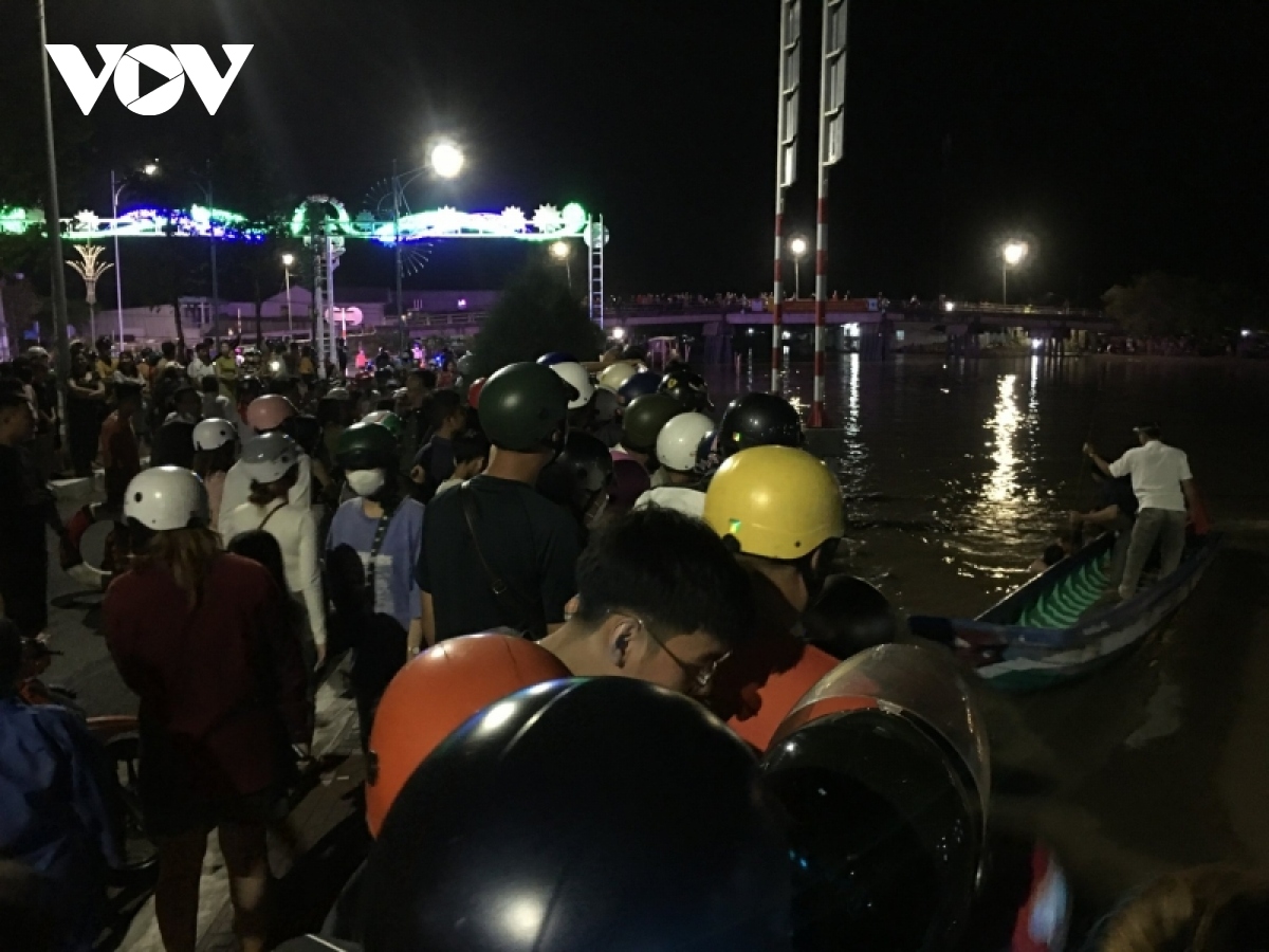 hai tre bi duoi nuoc thuong tam o ca mau hinh anh 1