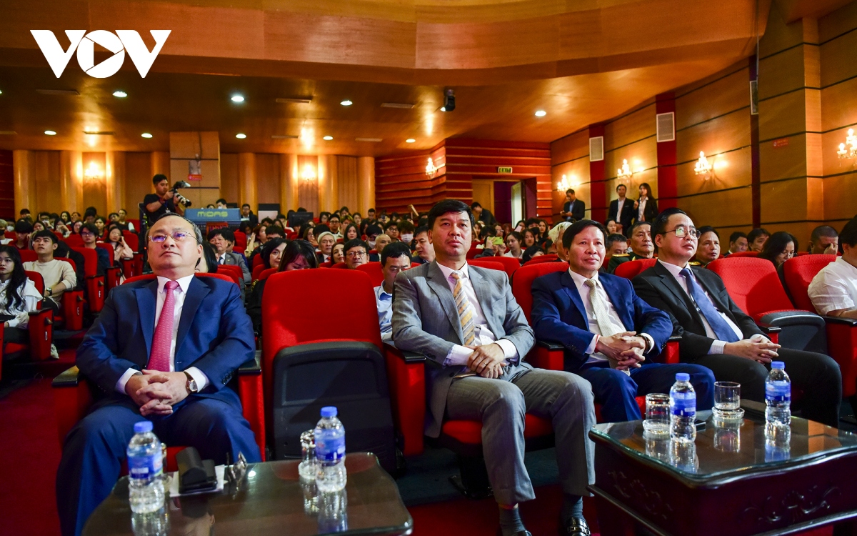 tong giam doc vov Do tien sy vov luon tu hao la tieng noi cua luong tri va hoa binh hinh anh 1