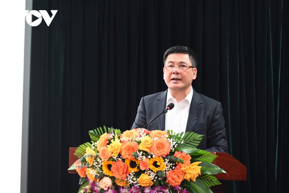 thu tuong du hoi nghi thuc day san xuat, tieu dung trong nuoc va xuat khau 2023 hinh anh 1