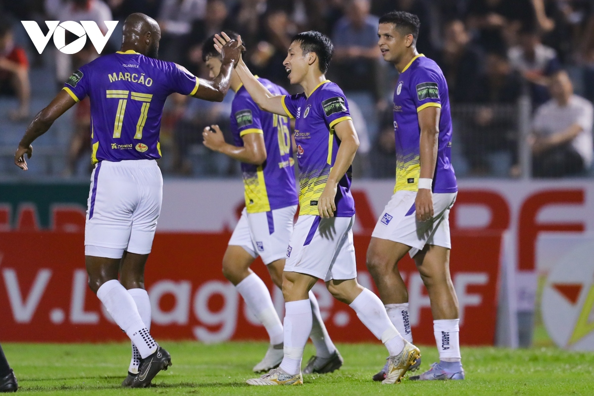 van quyet va hung dung toa sang, ha noi fc thang nhoc ha tinh hinh anh 2