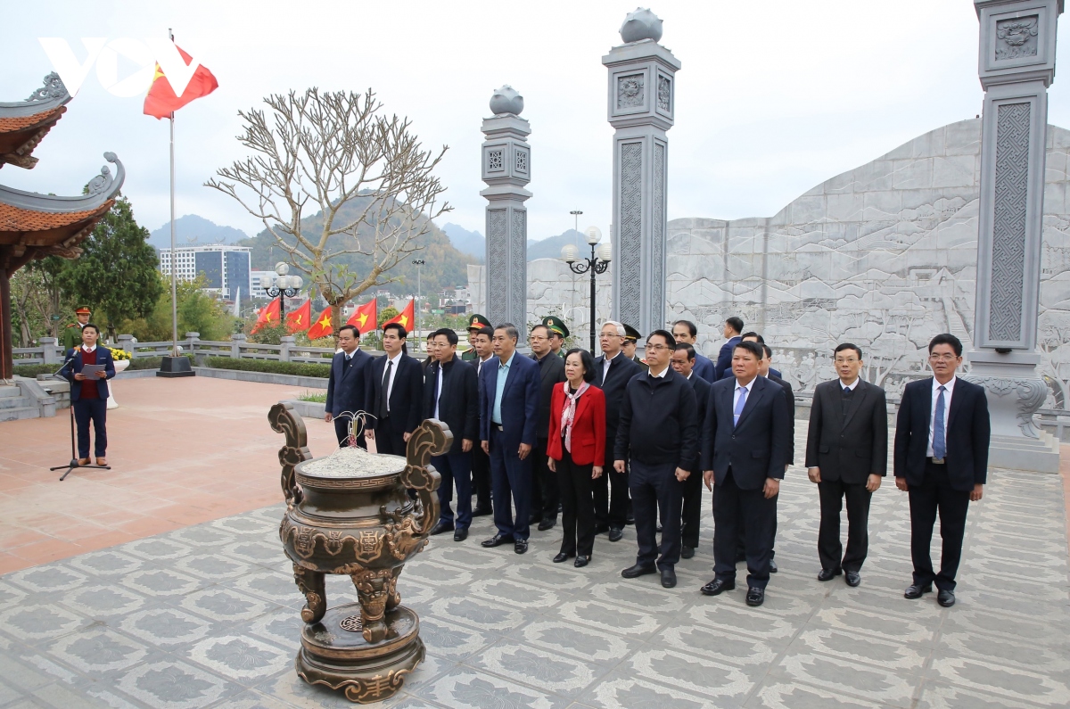 truong ban to chuc trung uong lam viec voi ban thuong vu tinh uy son la hinh anh 3