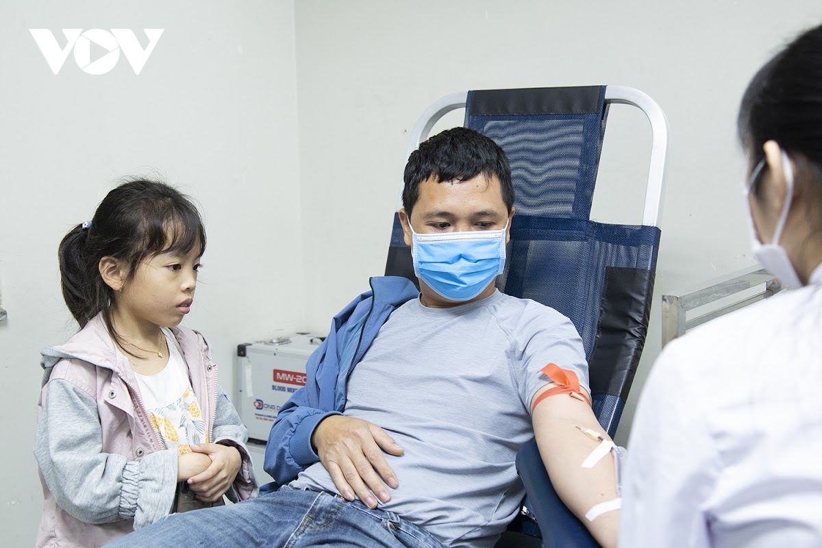 cap doi tang nhau qua valentine la so do hien mau hinh anh 8